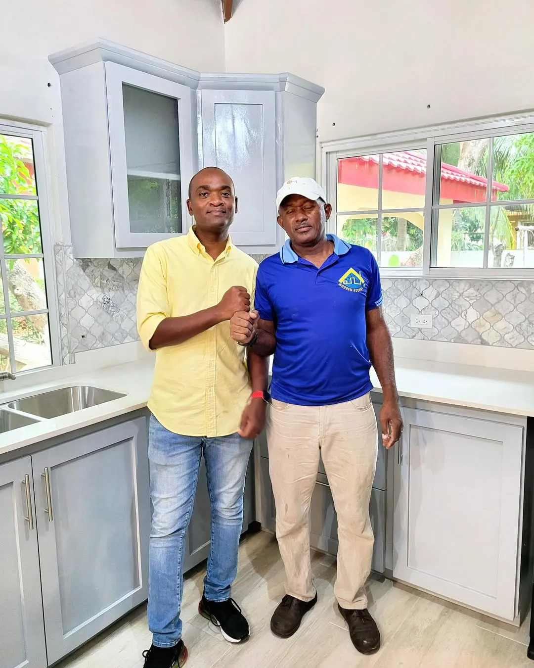 Customer with WoodenAccentJa